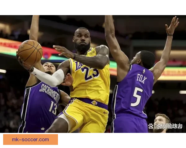 詹姆斯35分9三分创奇迹 近16年首次成队史第一人